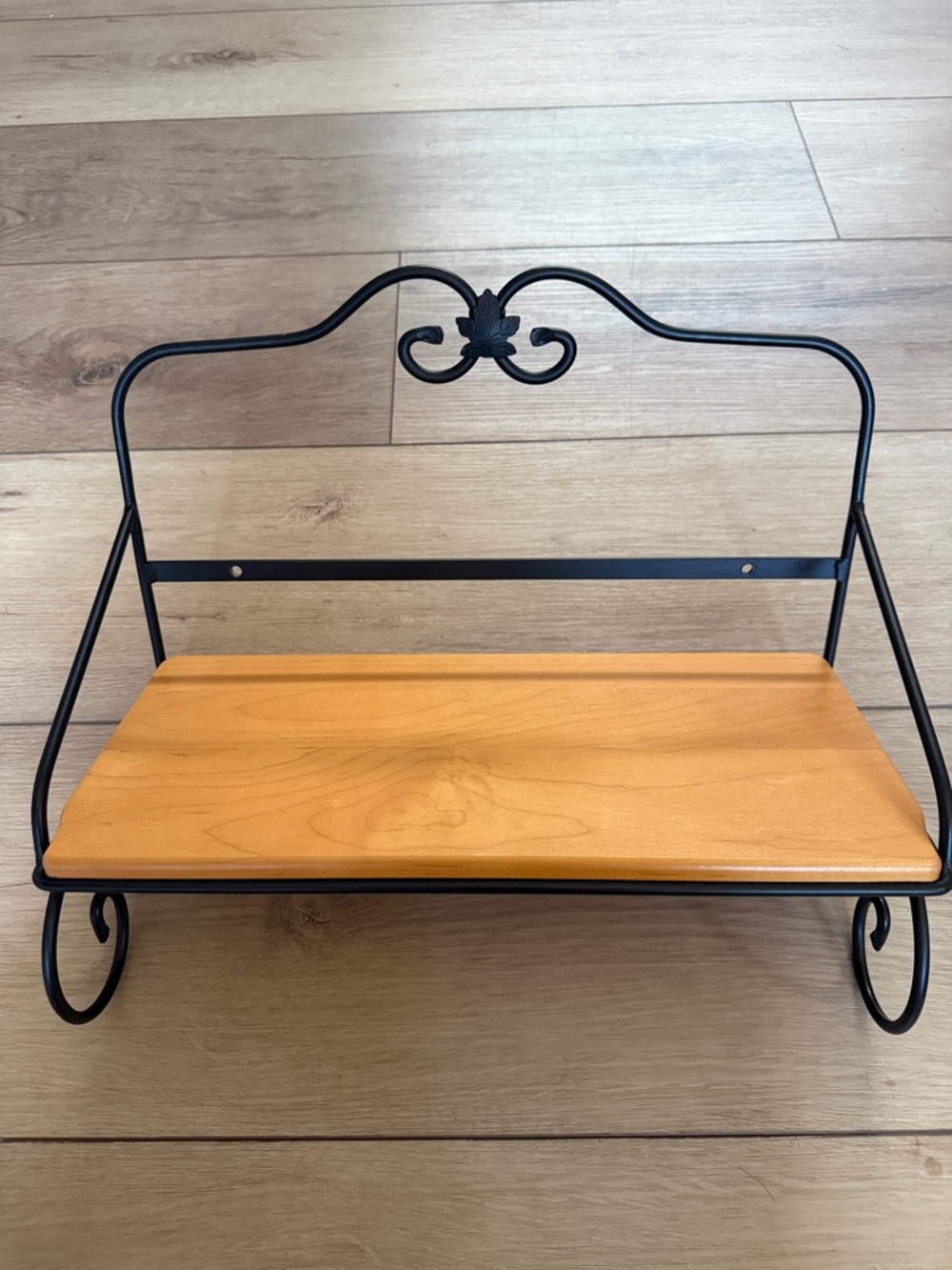 EUC RARE Longaberger Maple Leaf Wrought Iron Shelf with Wood Accent